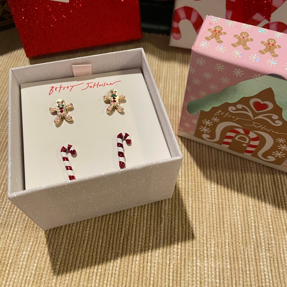 Brand New With Tag Betsy Johnson Holiday Earring Set